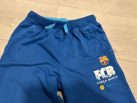 Tepláky a tričko barcelona, 122