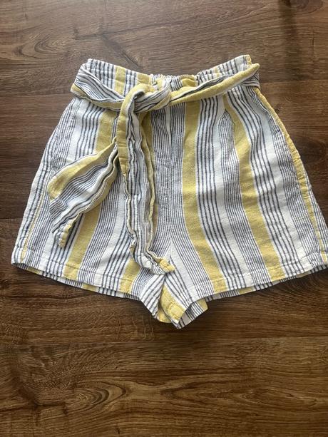 Stradivarius krátke nohavice, stradivarius,s