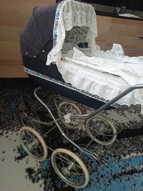 Kočík pre bábiku, starožitný,