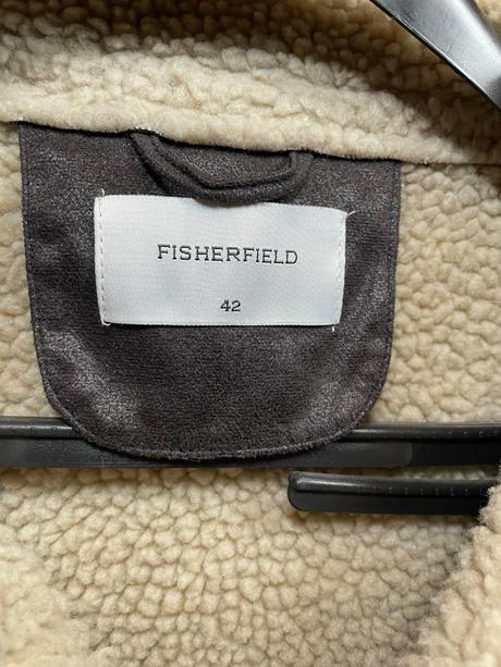 Kožušinová vesta, 42