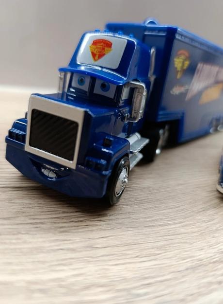 Kamión "hornet" blesk mcqueen cars autá,