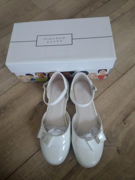 Slávnostné topanky, 32