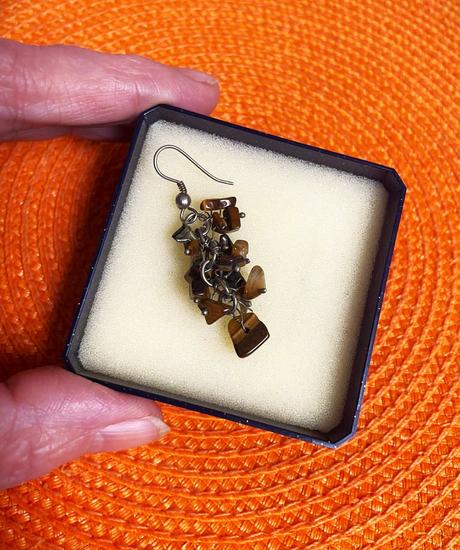 Visiace náušnice tigrie oko, 