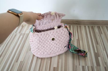 Háčkovaná taška cez rameno, 