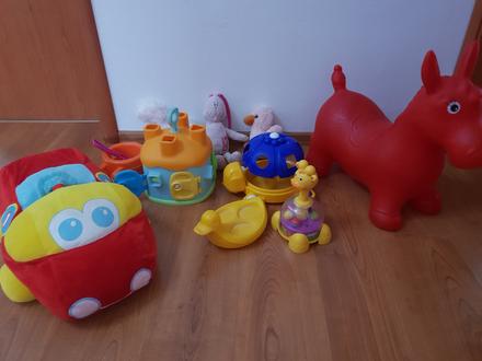 Predam mix hraciek cena spolu,