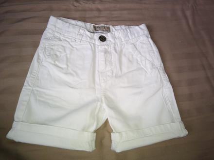 Šortky, zara,110