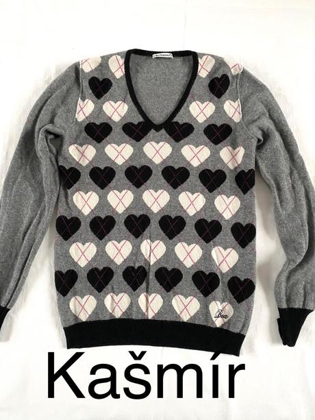 Kašmírový sveter so srdiečkami, m