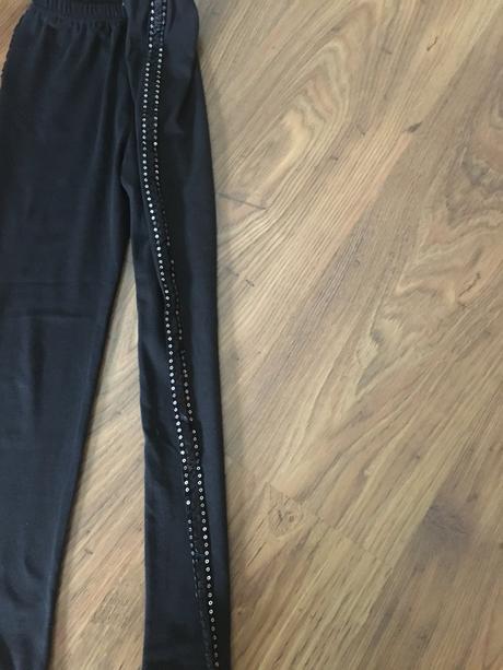 Legíny s flitrami, 134