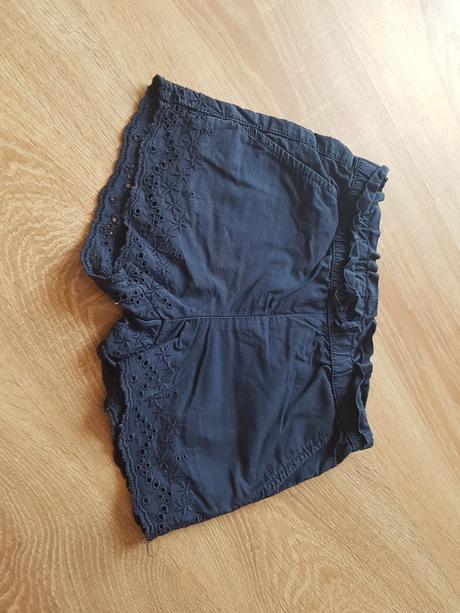 Tmavonodre sortky 110, c&a,110