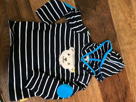 Mikina s piskajucim mackom, 86