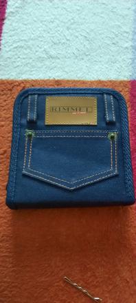 Puzdro na kozmetiku rimel,