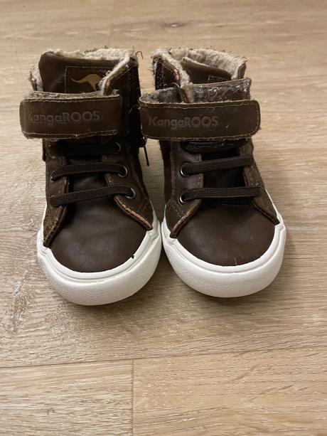 Topanky, kangaroos,23