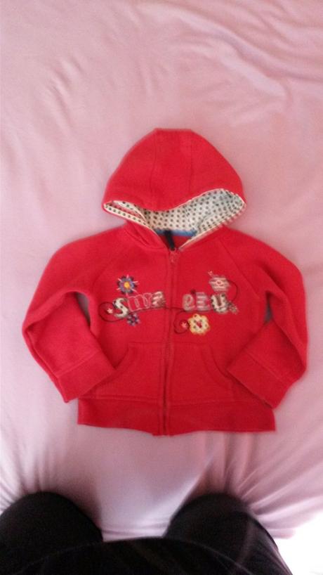 Mikinka s kapucnou, early days,86