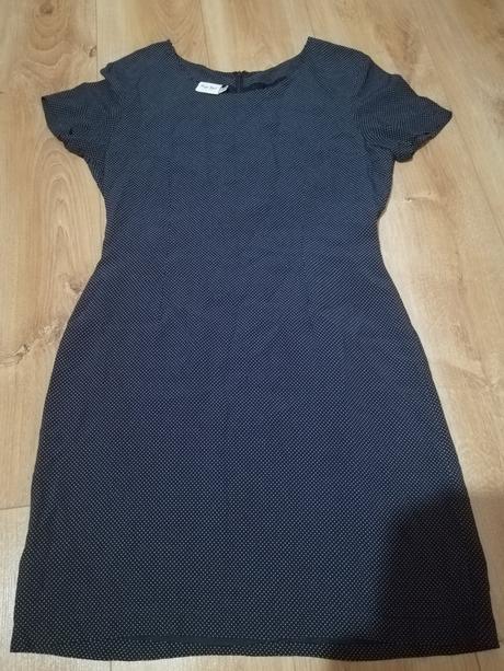 Bodkované šaty, 40