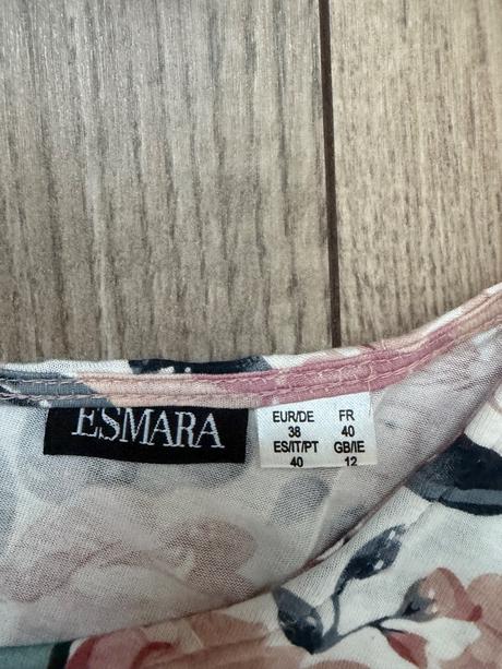Kvietkované šaty, esmara,38