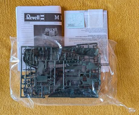 Model bojového vozidla m16 halftrack (revell 1/76), 