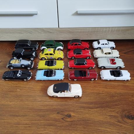 Modely áut - veľkosť 12cm, super stav,