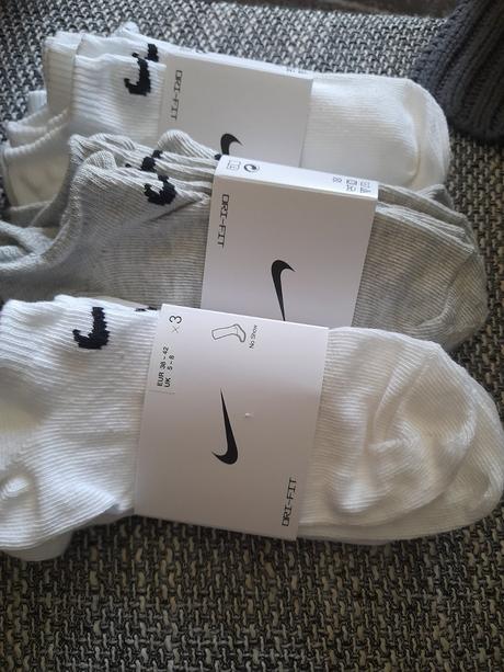 Mam na predaj nike ponozky 3 ks, nike,39