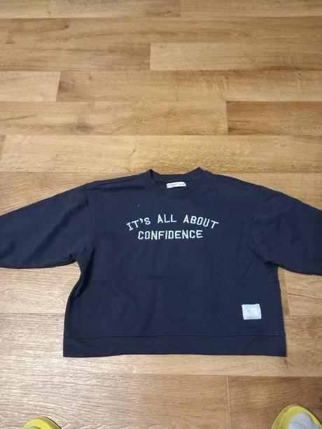 Tmavomodrá mikina kratšia a širšia 122, 122