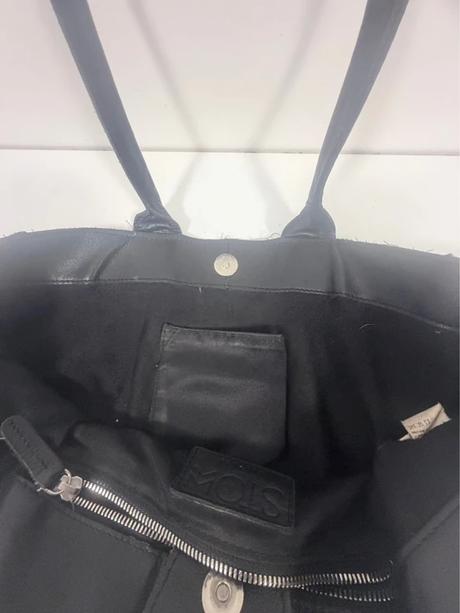 Čierna kožená kabelka stow so zlatým detailom tote,
