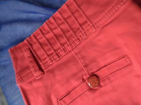 Červené nohavice, m