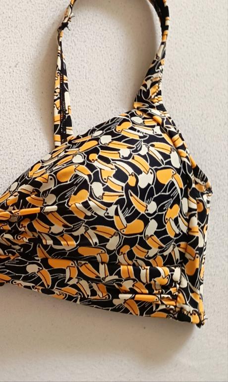 Plavky s papagájmi, l