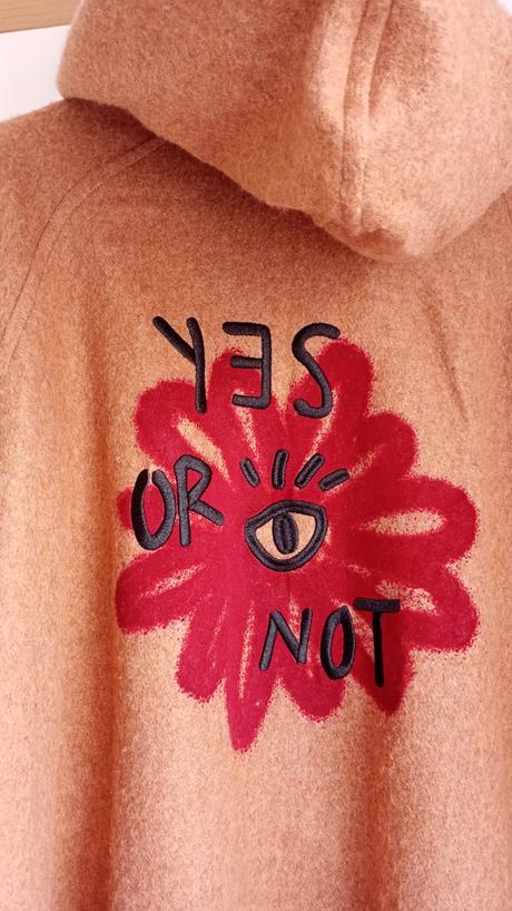 Krásny sveter pelerína ,,uni'', 40