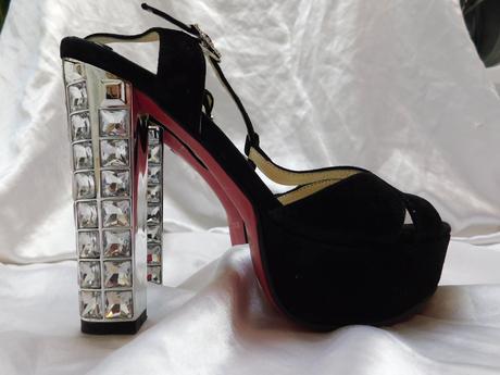 Luxusne velmi pekne sandale, 38