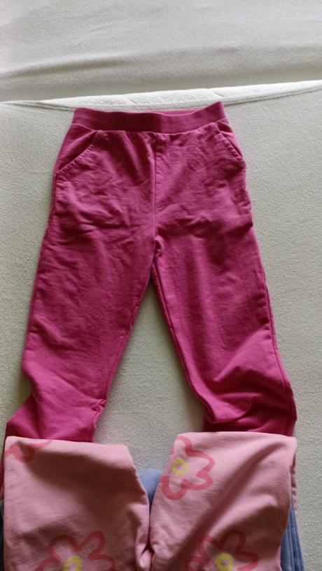 Tepláky veľ. 122, sinsay,122