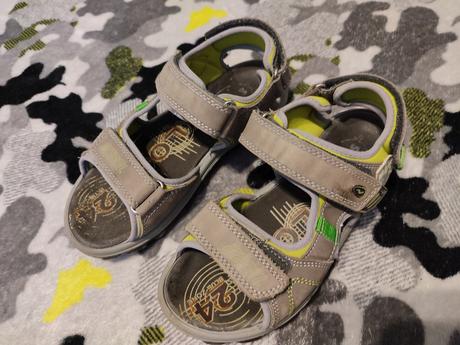 Sandálky, santé,35