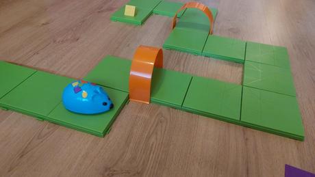 Robotická myš code & go s podložkou, 