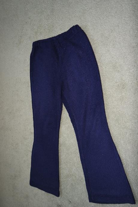 Dievčenské nohavice, 122