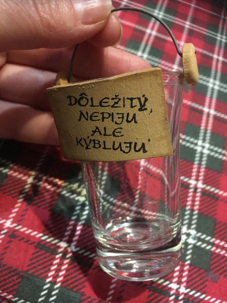 Zábavný poldecák s textom,