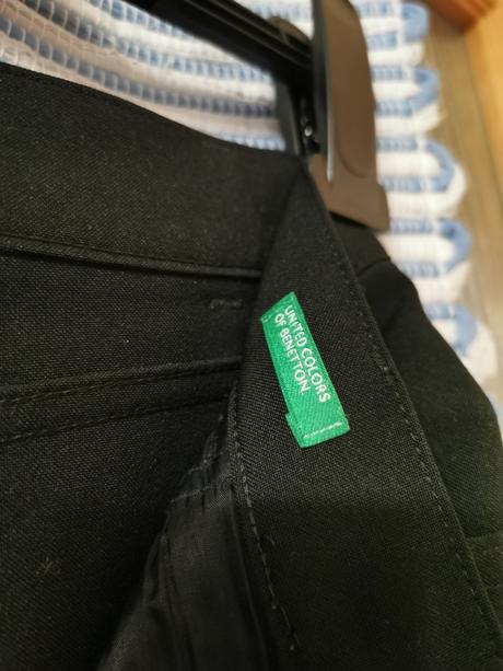 Čierne nohavice, benetton,32