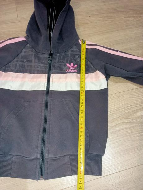 Mikiny a svetre, 104