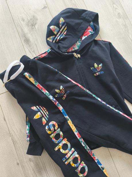 Tepláková súprava, 110