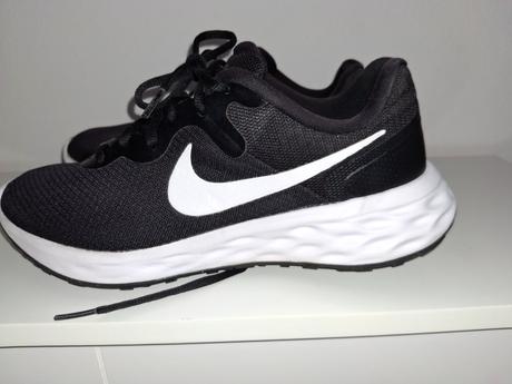 Vzdušné odľahčené tenisky nike vyborny stav, nike,42