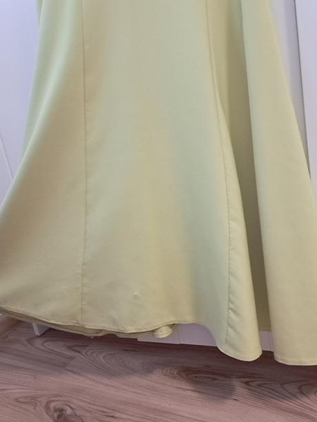 Dlhé spoločenské šaty, 36