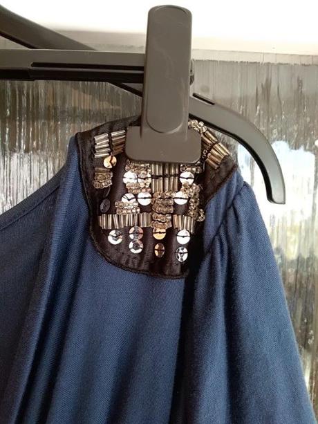 Modrý top s výložkami - v.l - voda, l