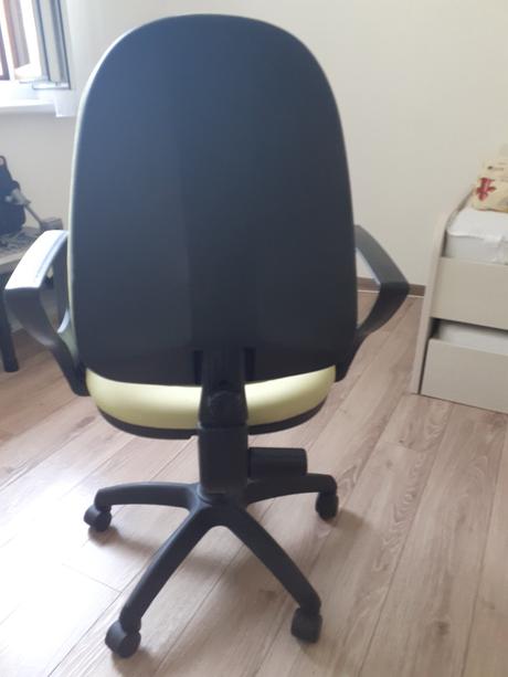 Písací rohový stôl so stoličkou, 