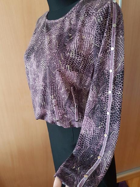 Fialový vzorovaný top s ozdobnými nitmi lko, l