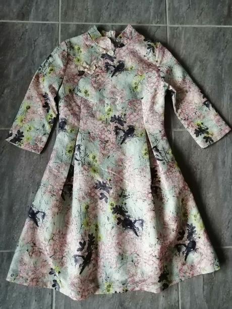 Kvalitné šaty s nežným vzorom, vl, l