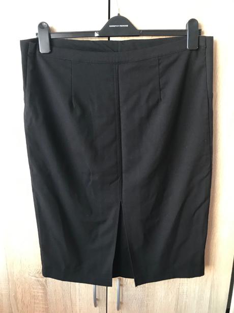 Tehotenska cierna sukna, 42