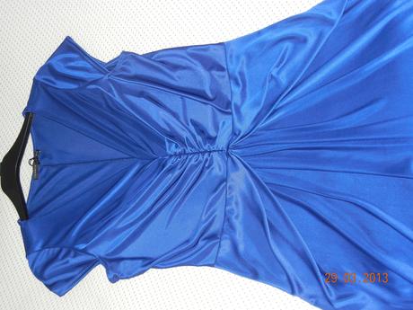 Modré šaty, 38