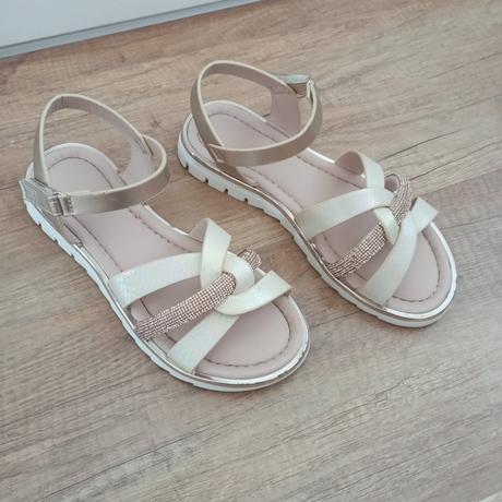 Sandálky, 34