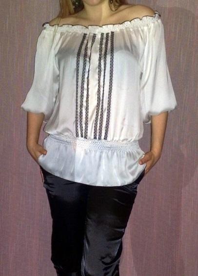 Krasne romanticka bluzka, 36