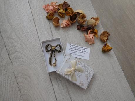 Zelená mašľa brošňa kovová +štras, nová,, 