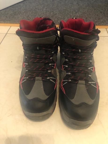1 x obute trekové topánky, 37