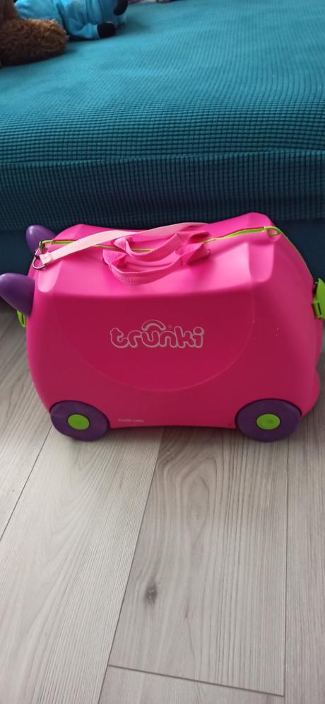 Cestovný kufor trunki, trunki