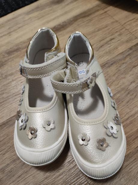 Zlaté balerinky, peddy,30